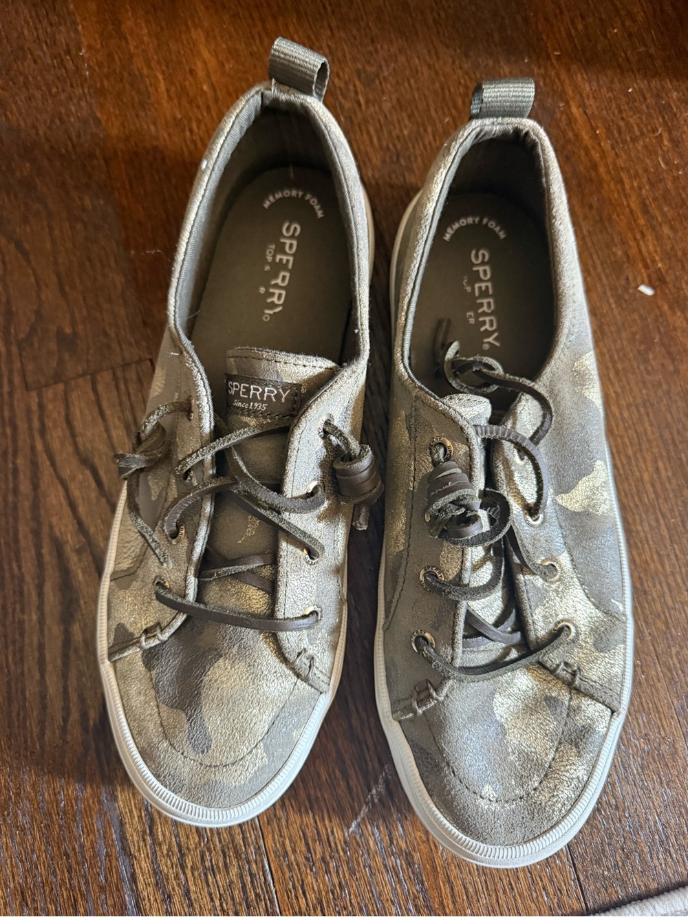 Sperry Women's Metallic Camo Suede Sneakers Size 9 EUC